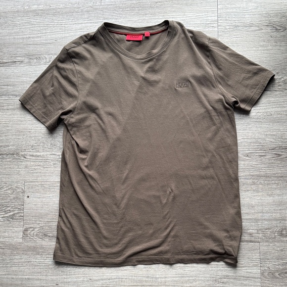 Hugo Boss Other - Hugo Boss Men’s M Classic Brown Short Sleeve Tee